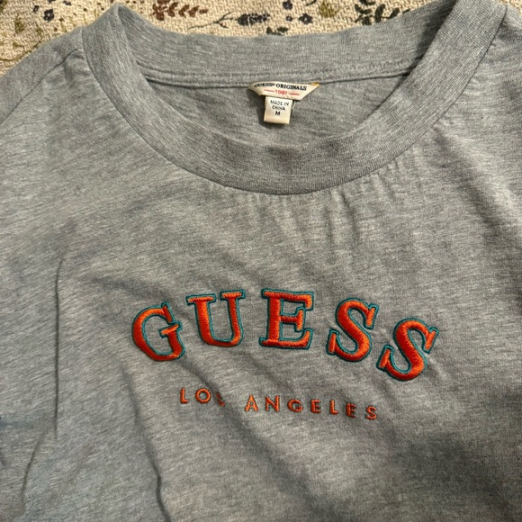 Guess Originals 1981 cropped t-shirt top. Size Medium . - Picture 4 of 4